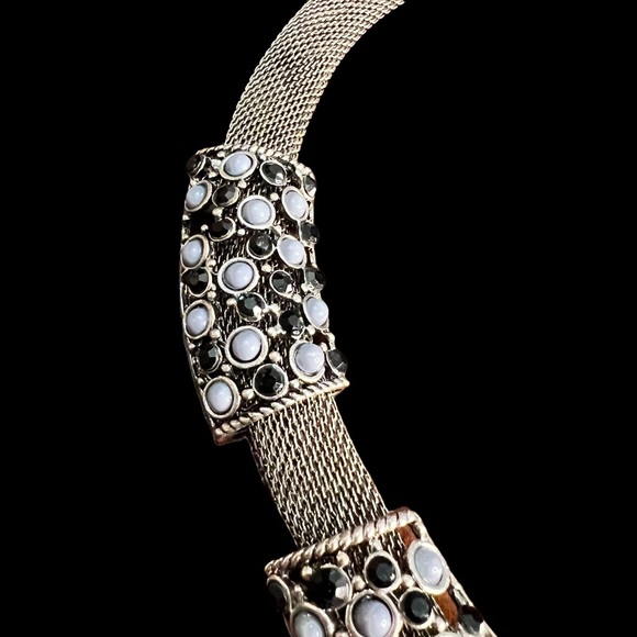 Round Pendant Necklace - Picture 5 of 11